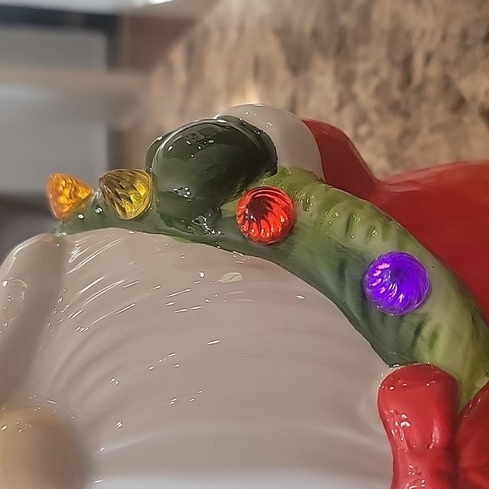 12" Nostalgic Ceramic Figure - Gnome with Wreath - Picture 6 of 10